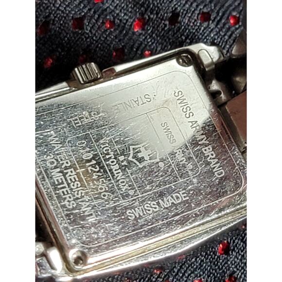 Swiss Army Watch - Classic Design with Silver Band - Picture 6 of 6